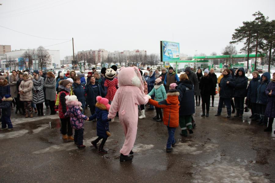 Новогоднее поздравление от Деда Мороза и Снегурочки!